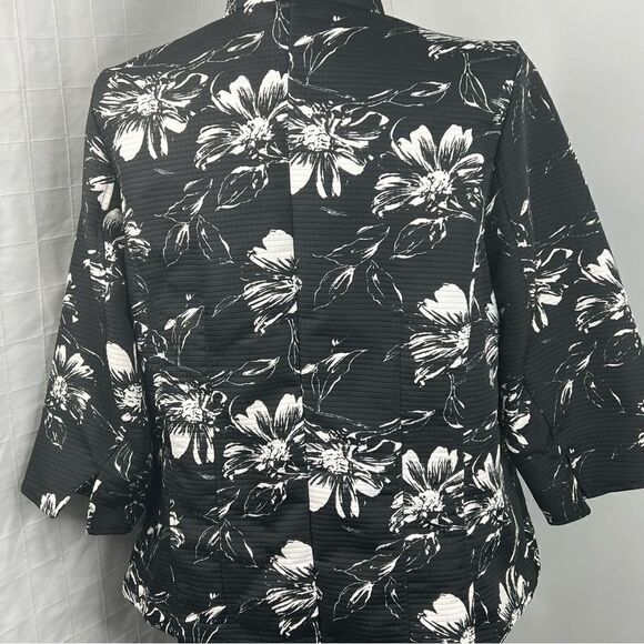 CJ Banks | Black/White Blazer/Top - Picture 3 of 5